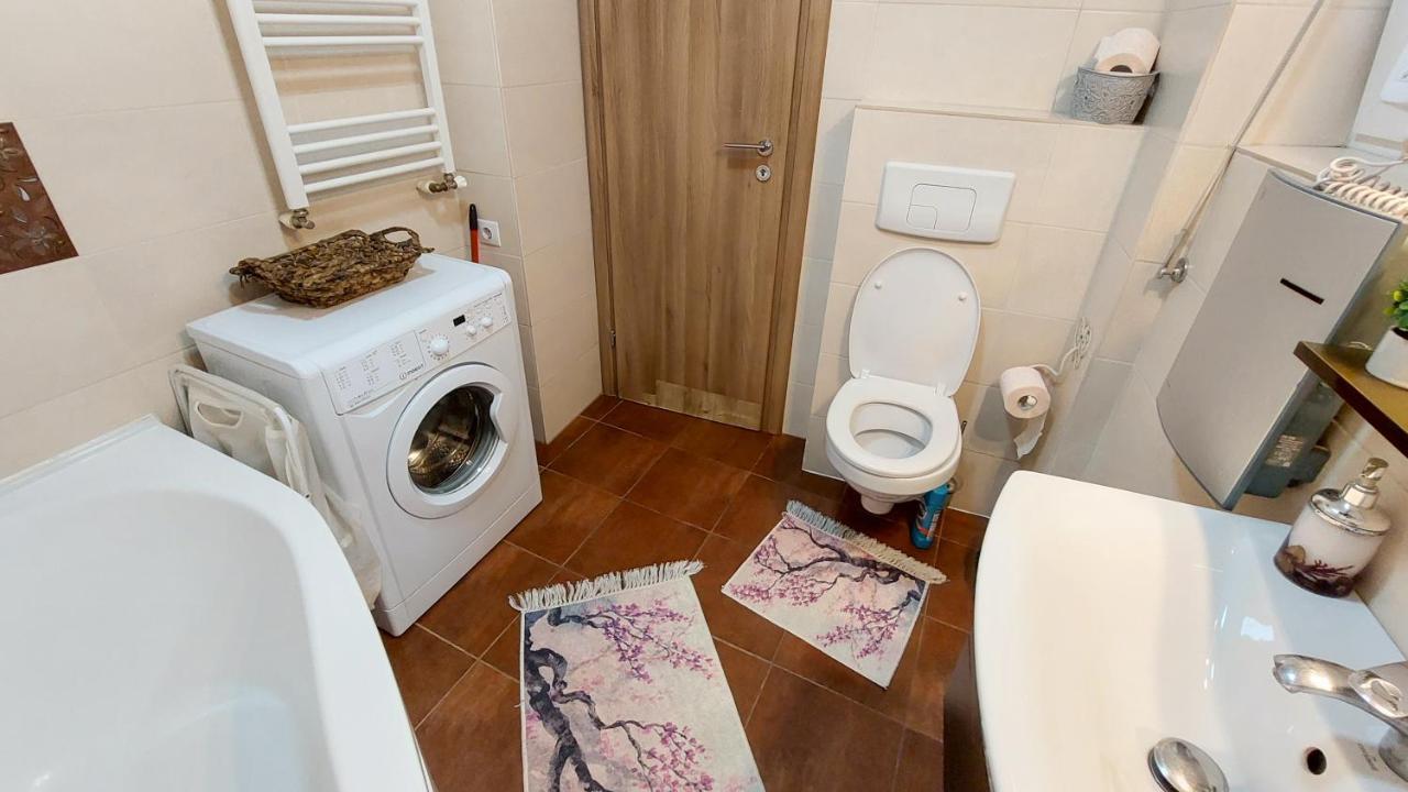 Fancy 1Bd Family Friendly In Historical Centre Leilighet Bucureşti Eksteriør bilde